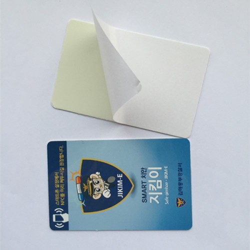 Utskrivbar Ntag216 Chip NFC kort med självhäftande baksidaUtskrivbara NFC kort