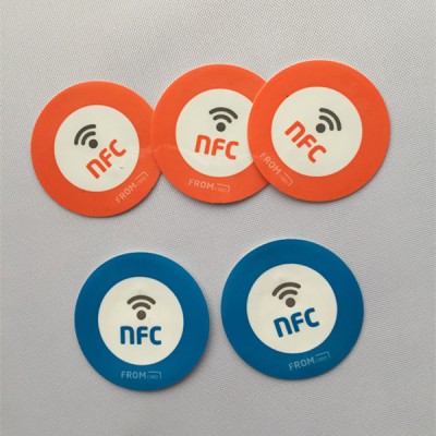 Skriv 2 144 byte, cirkel med 25 mm Ntag213 NFC Tag, HF NFC klistermärke utskrivbara